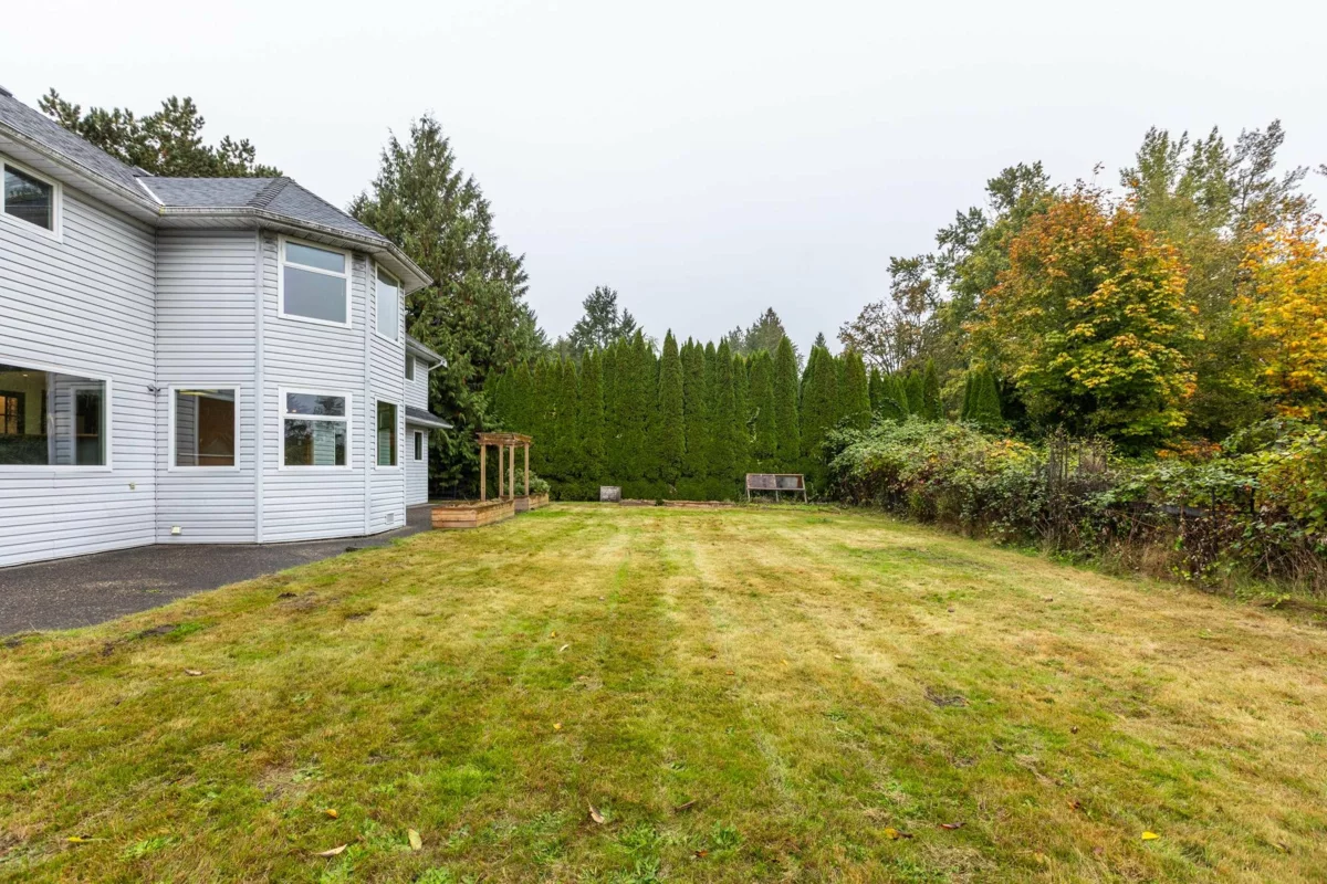 Garden / Landscaping Photo of 8072 170a Street, Surrey, BC