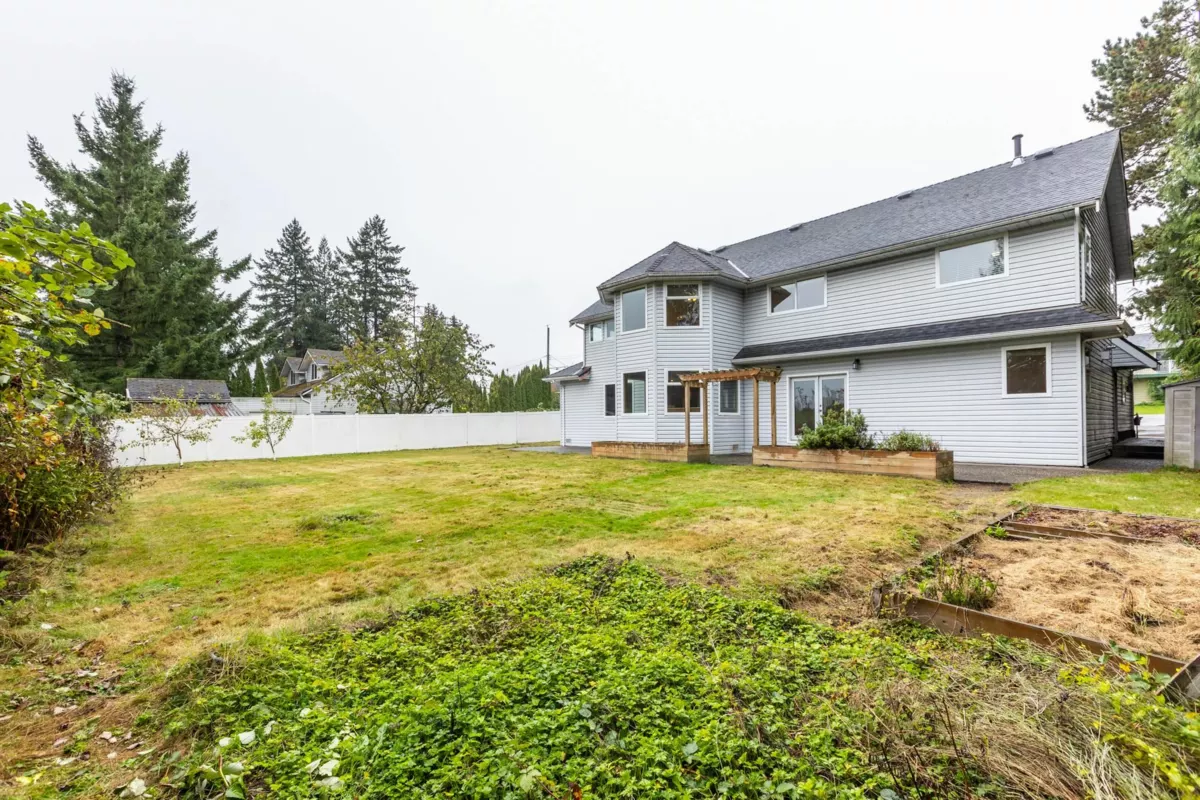 Hot Tub / Spa Photo of 8072 170a Street, Surrey, BC