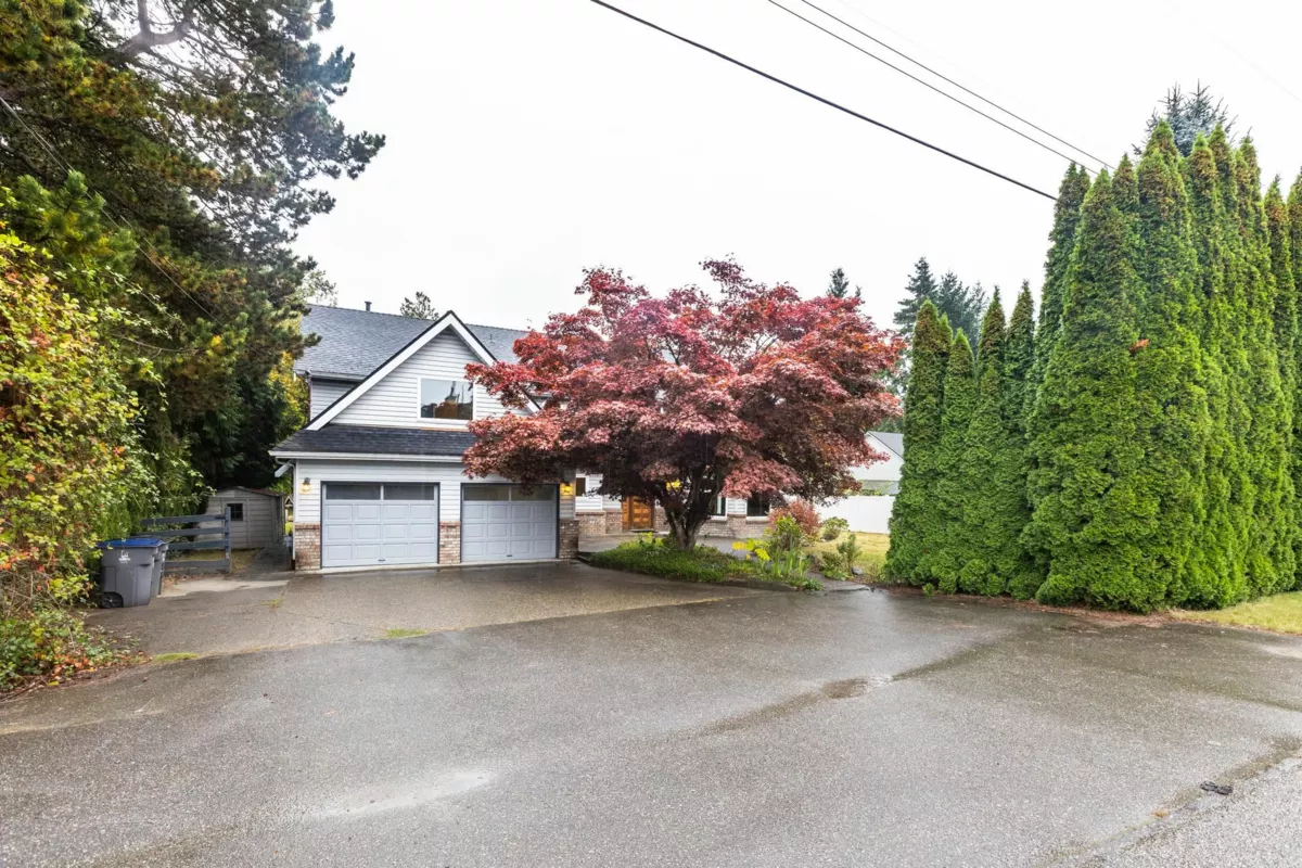 Living Room Photo of 8072 170a Street, Surrey, BC