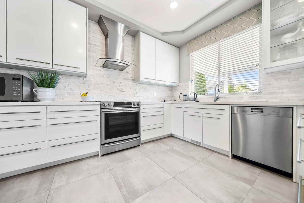 Breakfast Nook Photo of 1220 Yangtze Place, Port Coquitlam, BC