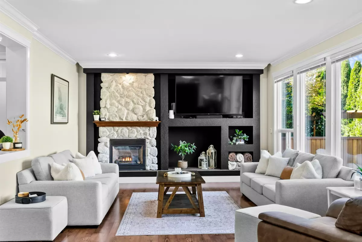 Dining Area Photo of 19095 68a Avenue, Surrey, BC