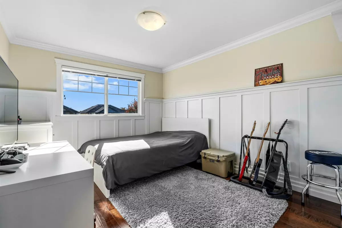 Mudroom Photo of 19095 68a Avenue, Surrey, BC