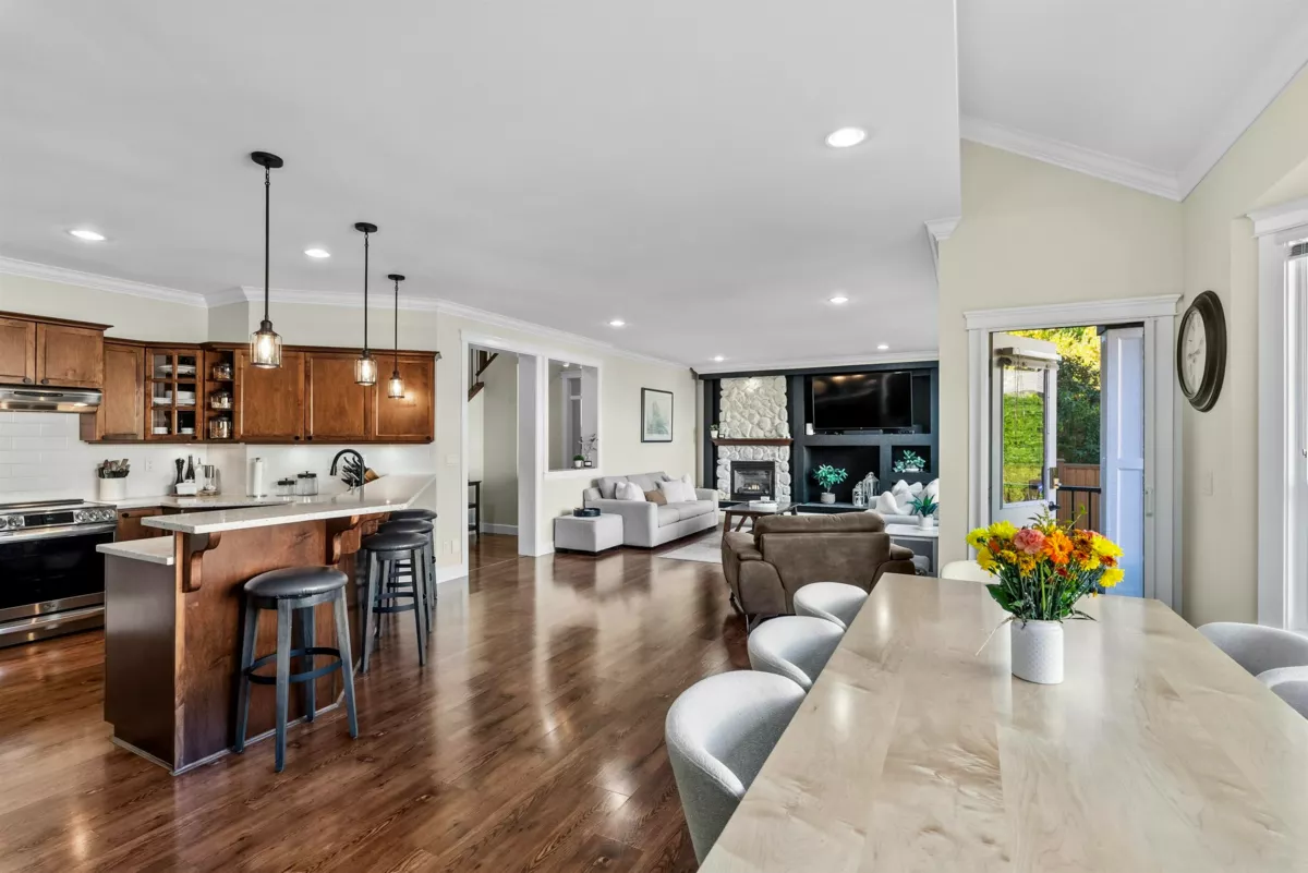 Walk-In Closet Photo of 19095 68a Avenue, Surrey, BC