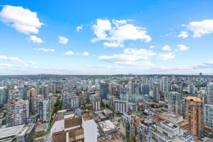 Hot Tub / Spa Photo of 4303 938 Nelson Street, Vancouver, BC