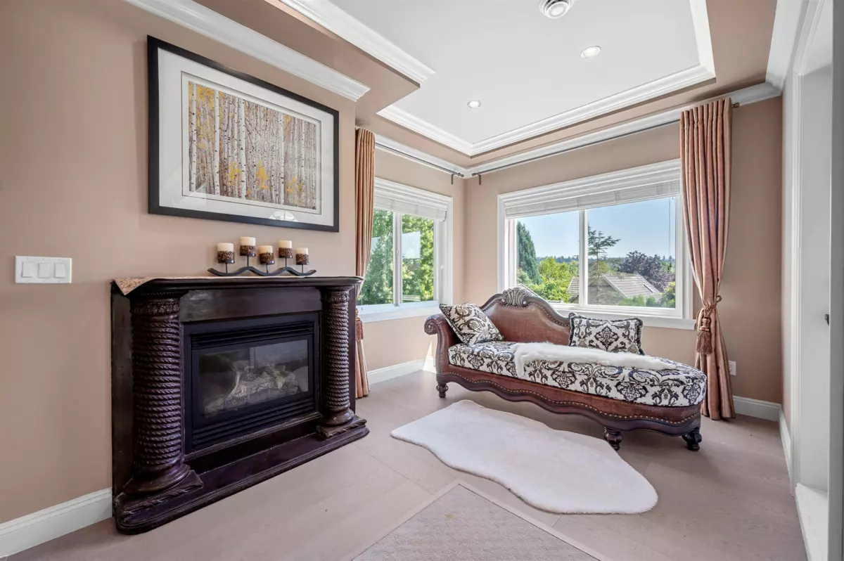 Basement Recreation Room Photo of 16418 36a Avenue, Surrey, BC