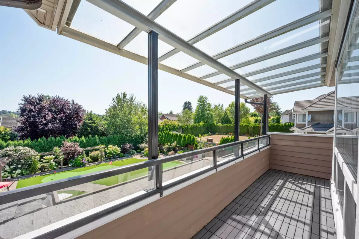 Entry Foyer Photo of 16418 36a Avenue, Surrey, BC