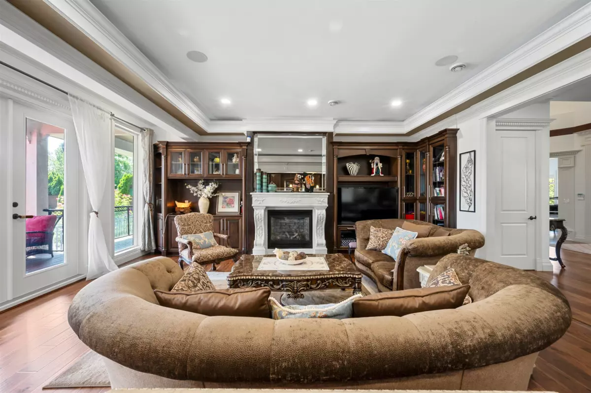 Family Room Photo of 16418 36a Avenue, Surrey, BC