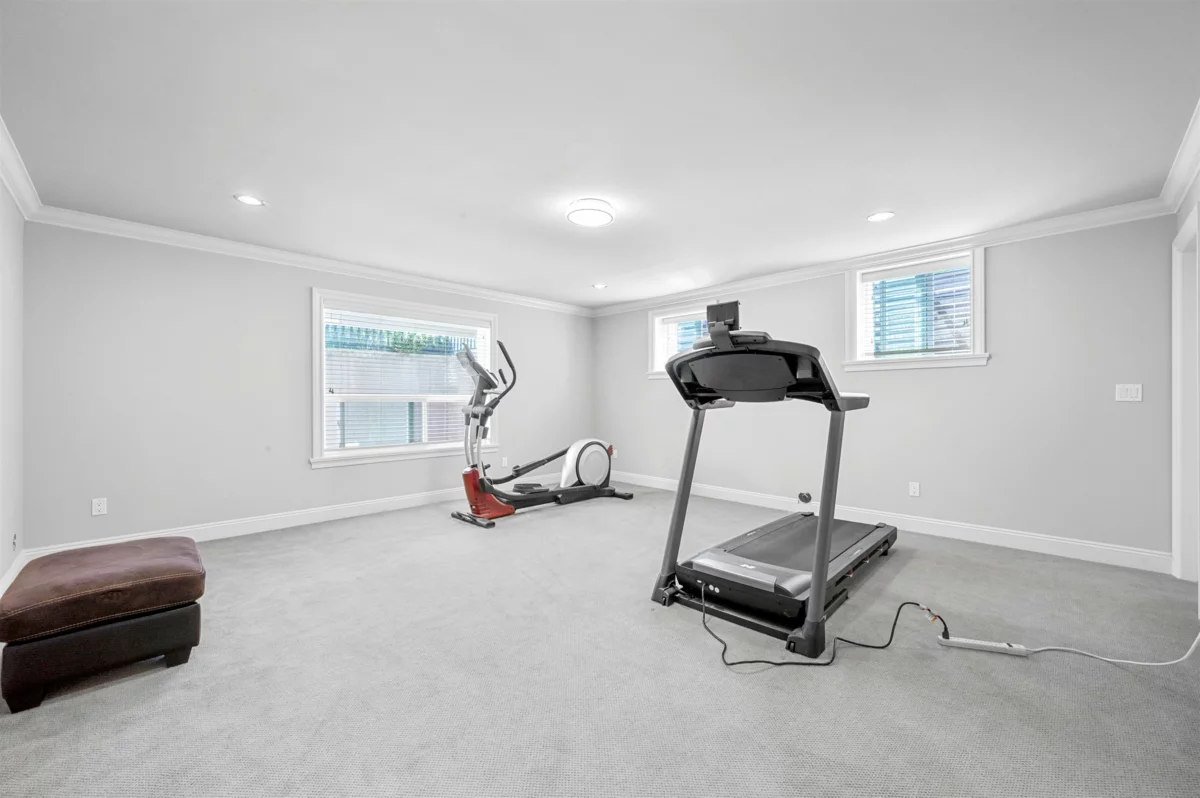 Front Yard Photo of 16418 36a Avenue, Surrey, BC