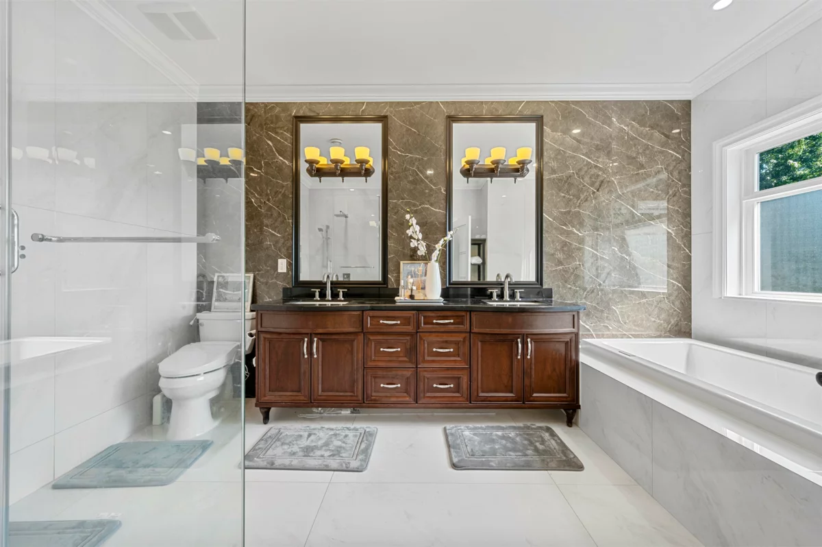 Laundry Room Photo of 16418 36a Avenue, Surrey, BC