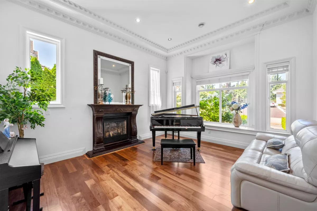 Primary Bathroom Photo of 16418 36a Avenue, Surrey, BC