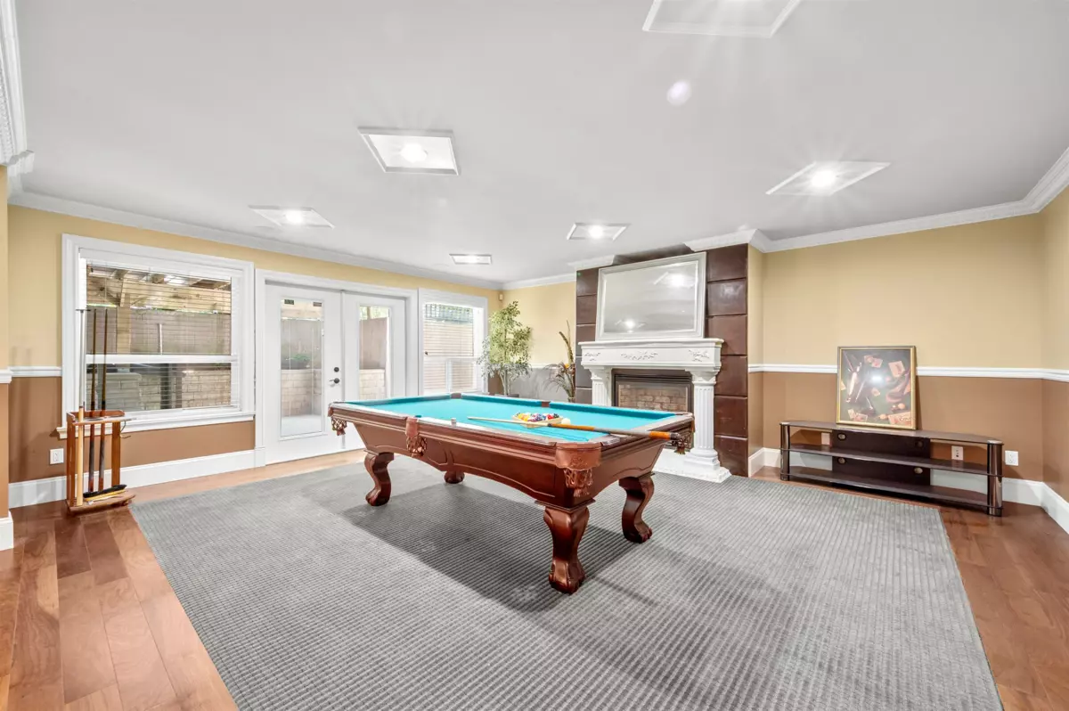 Staircase Photo of 16418 36a Avenue, Surrey, BC