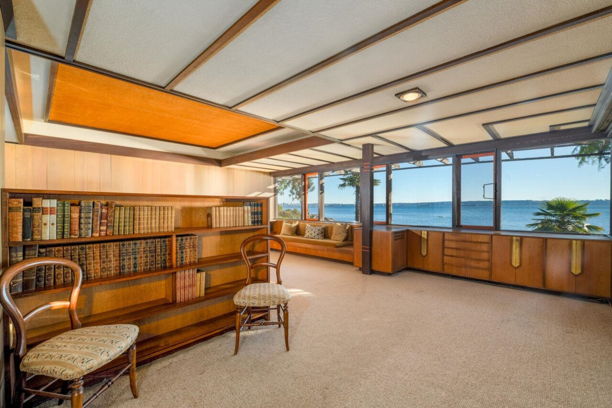 Bedroom 4 Photo of 3248 Marine Drive, West Vancouver, BC