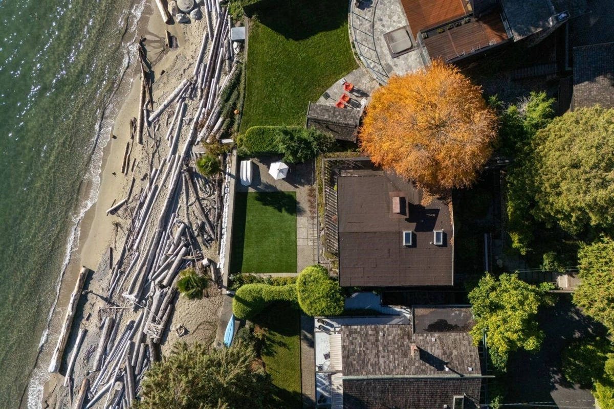 Community Amenities Photo (Clubhouse) of 3248 Marine Drive, West Vancouver, BC
