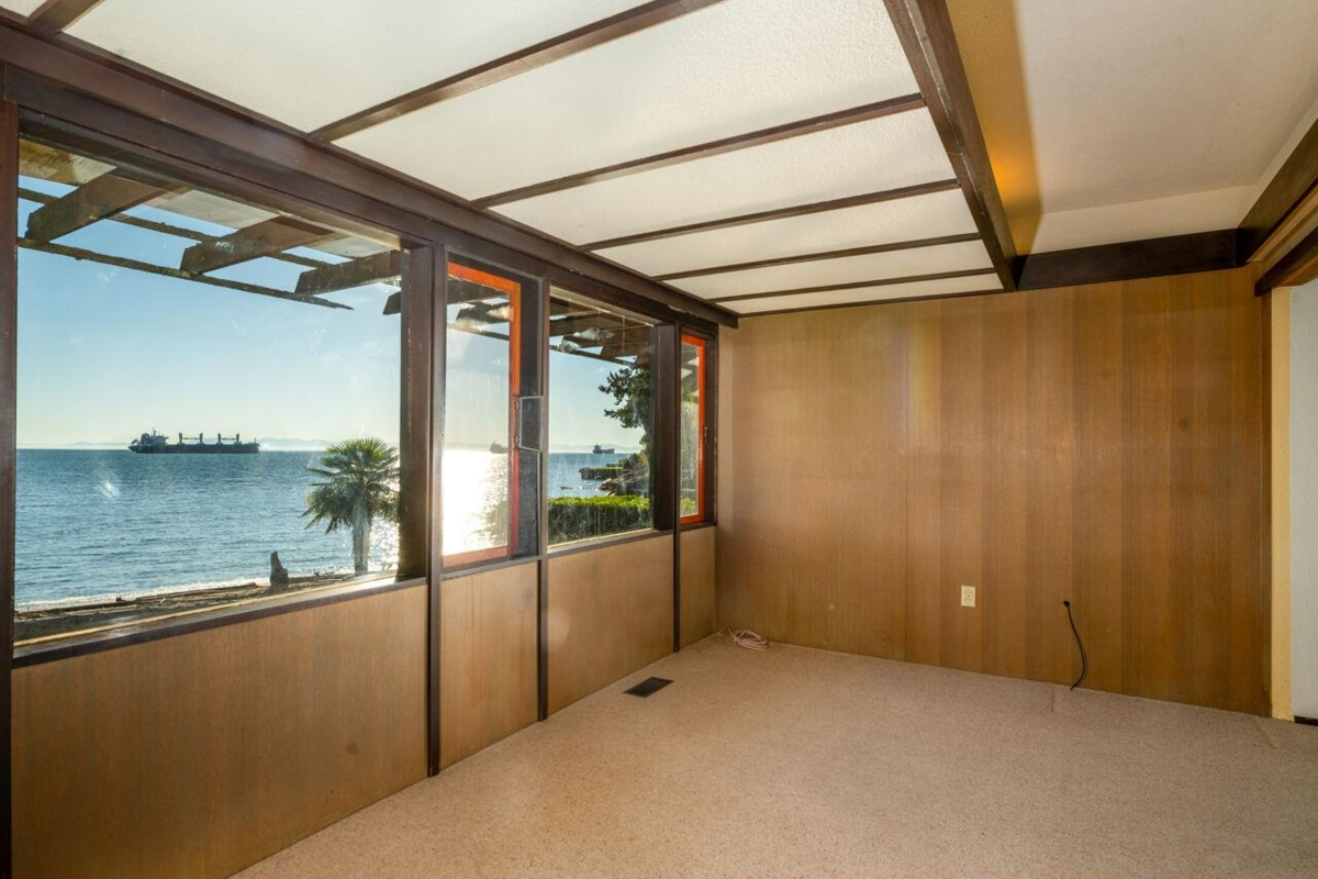 Mudroom Photo of 3248 Marine Drive, West Vancouver, BC