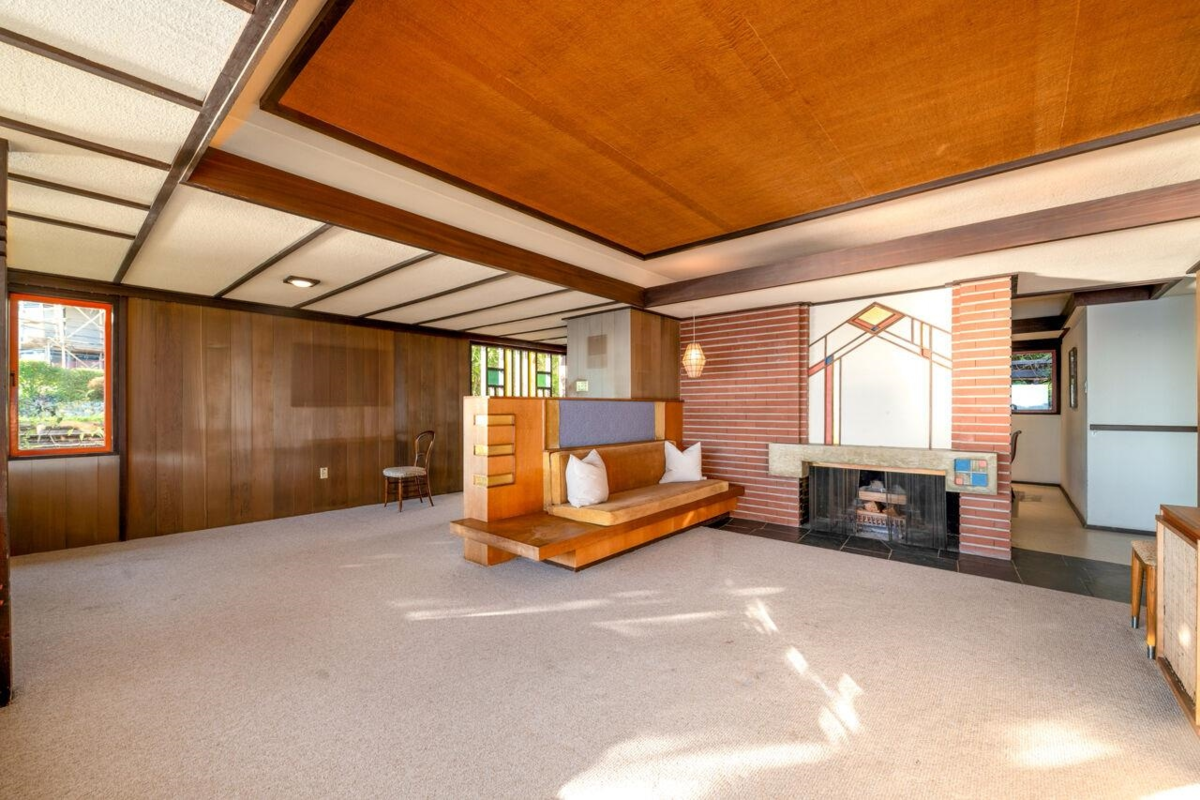 Powder Room Photo of 3248 Marine Drive, West Vancouver, BC