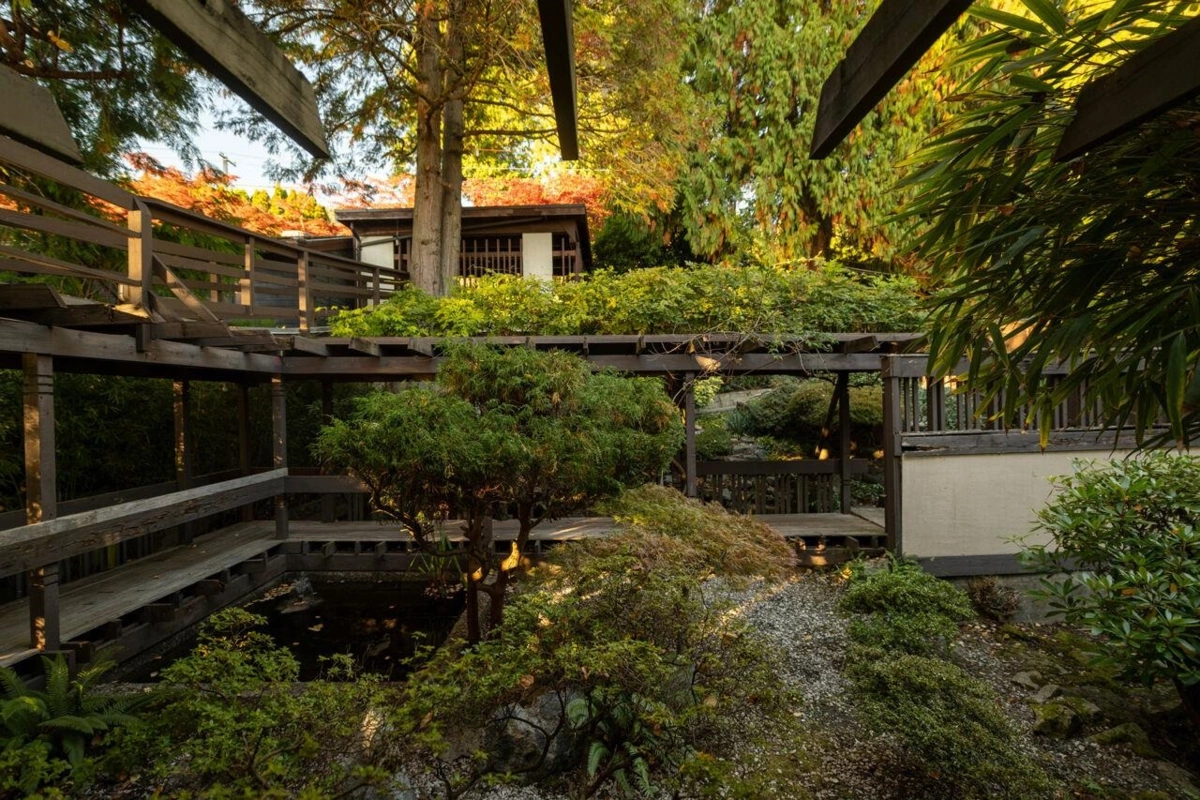 Primary Bedroom Photo of 3248 Marine Drive, West Vancouver, BC