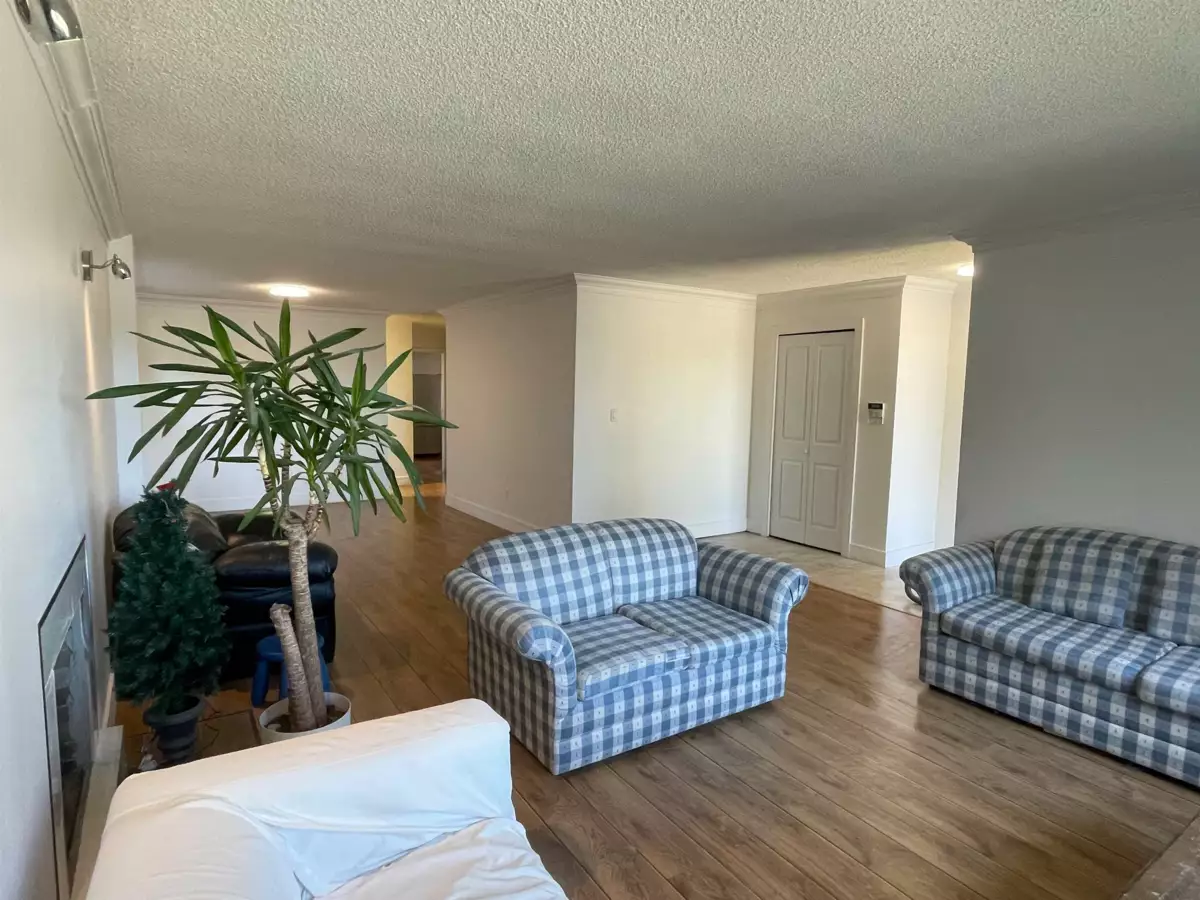 Dining Area Photo of 10471 Steveston Highway, Richmond, BC