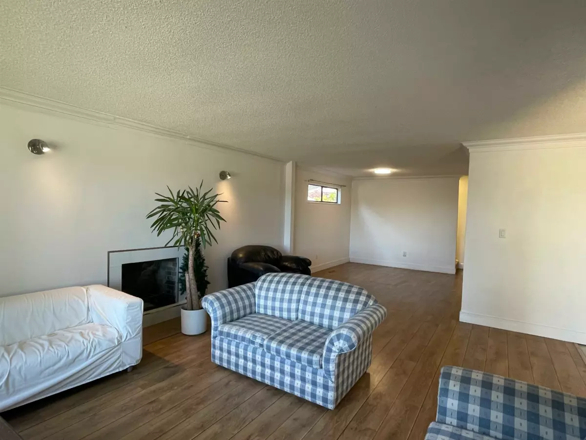 Living Room Photo of 10471 Steveston Highway, Richmond, BC