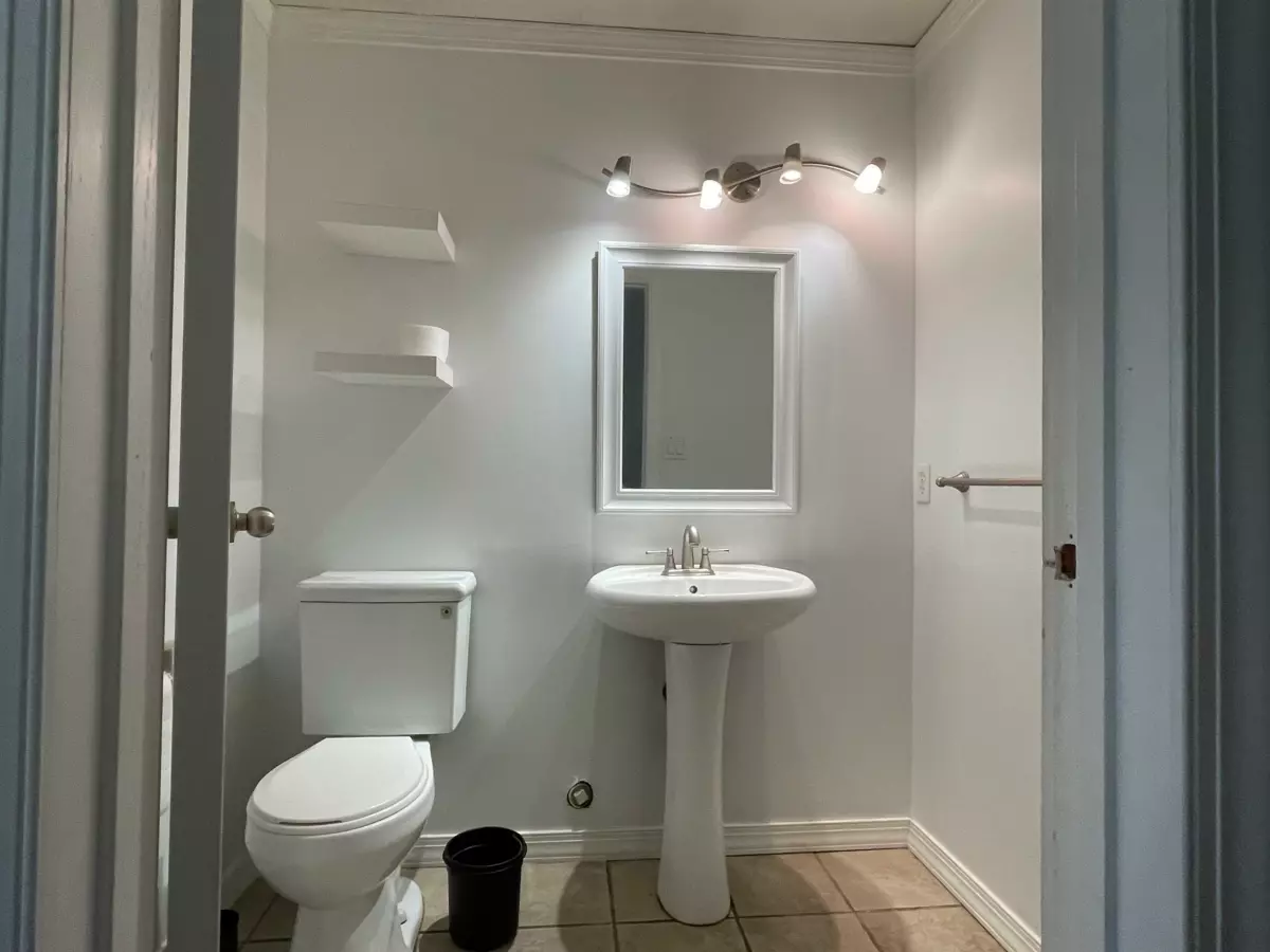 Mudroom Photo of 10471 Steveston Highway, Richmond, BC