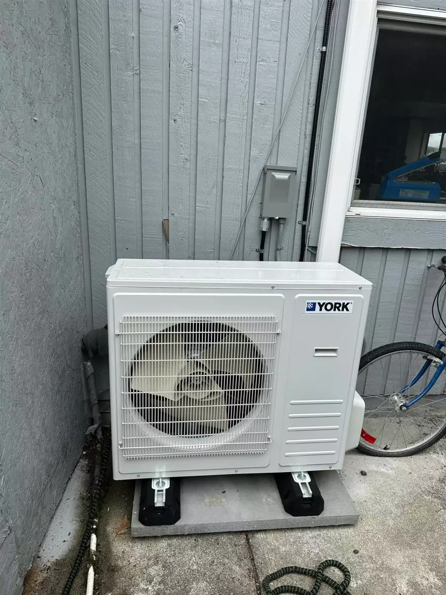 Outdoor Patio Photo of 10471 Steveston Highway, Richmond, BC