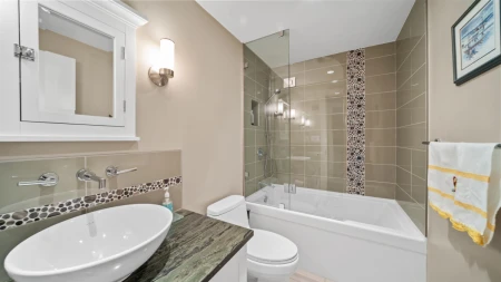 Hallway Photo of 404 4900 Cartier Street, Vancouver, BC