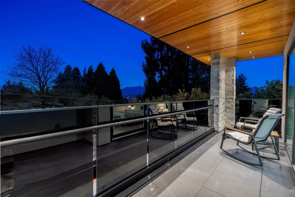 Entry Foyer Photo of 7370 Burris Street, Burnaby, BC