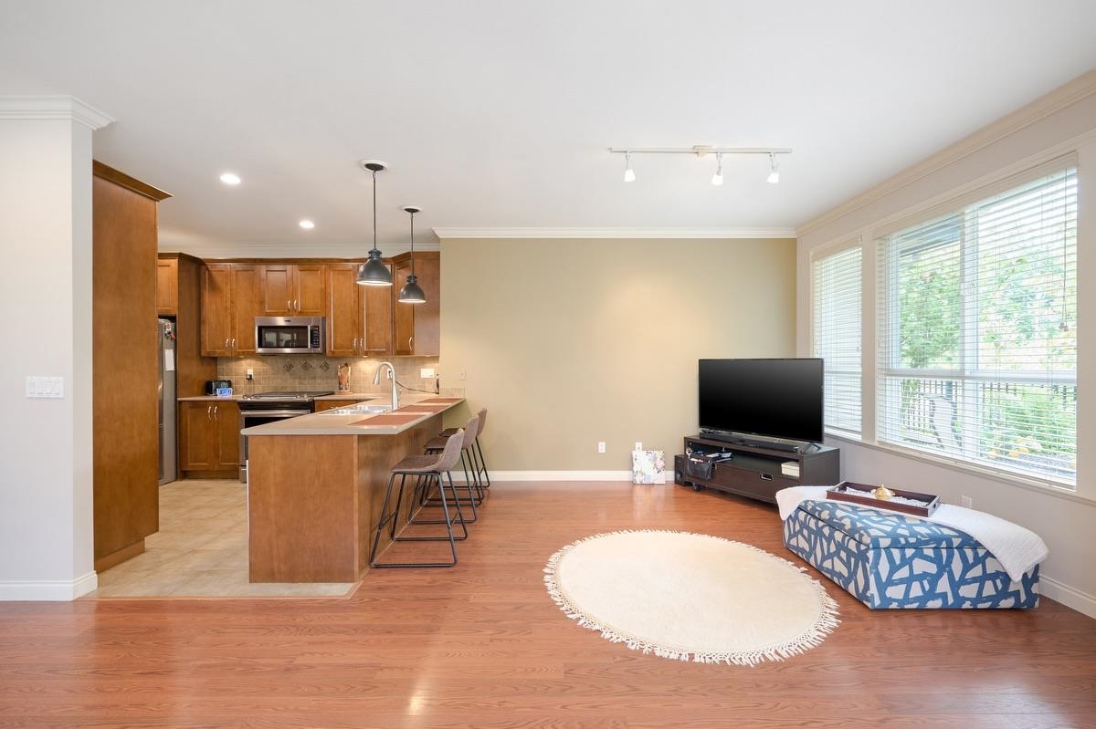 Breakfast Nook Photo of 1 6105 River Road, Delta, BC