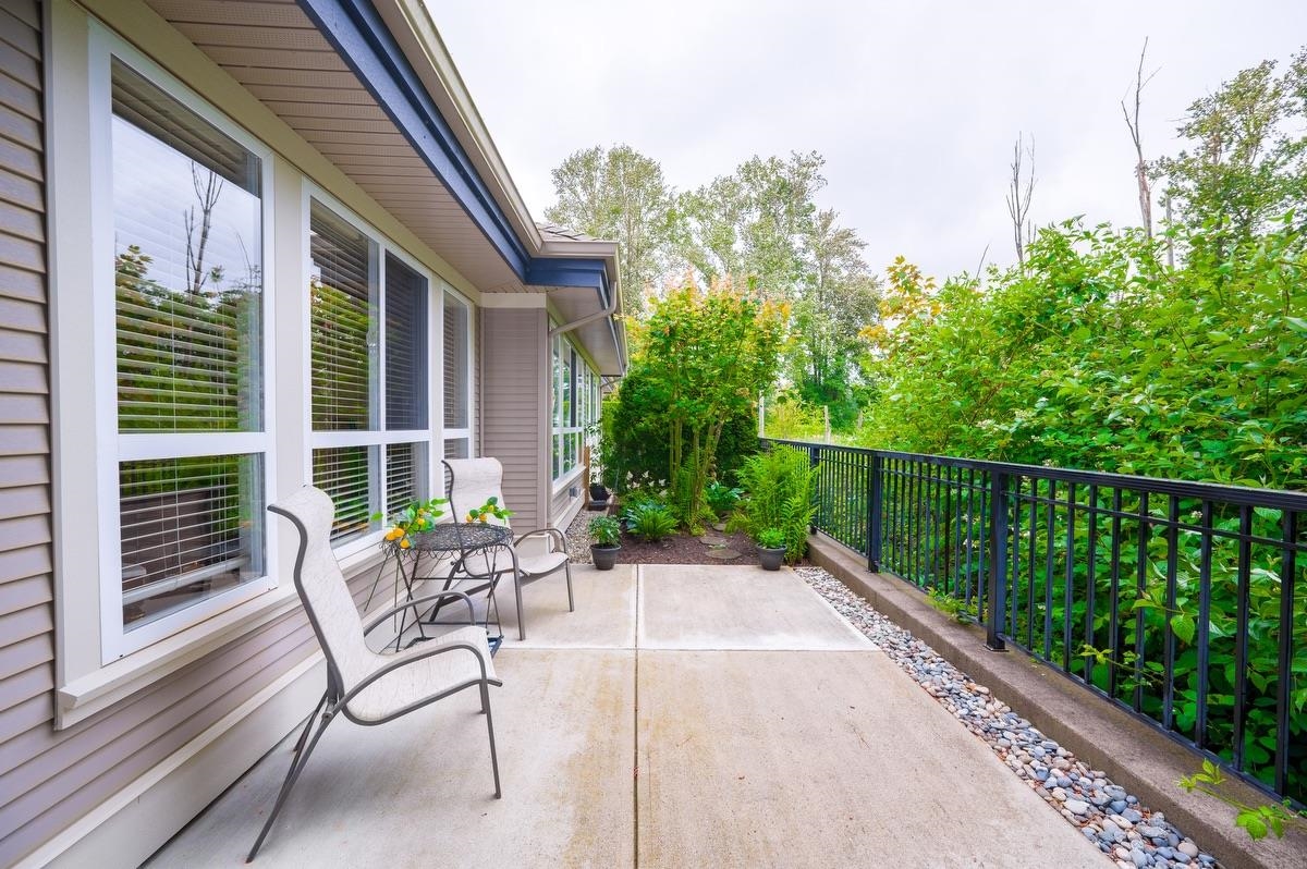 Entry Foyer Photo of 1 6105 River Road, Delta, BC