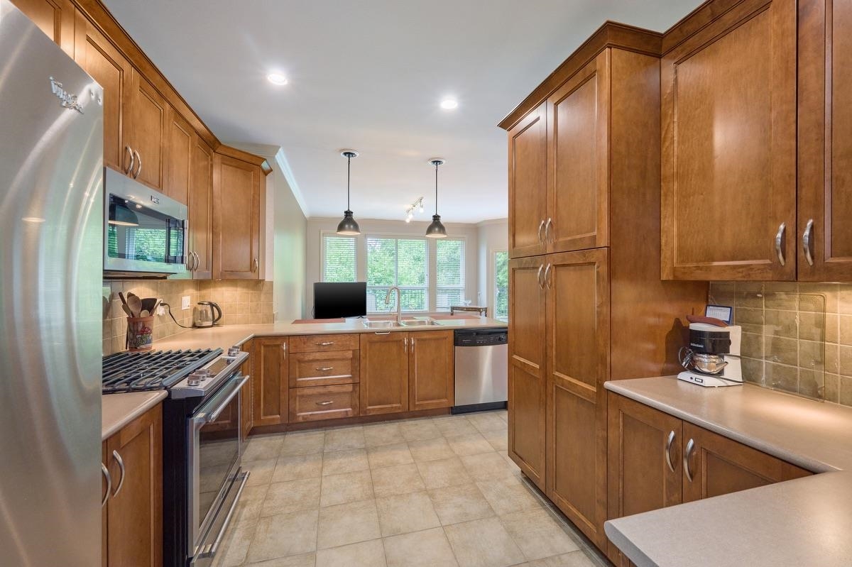 Family Room Photo of 1 6105 River Road, Delta, BC