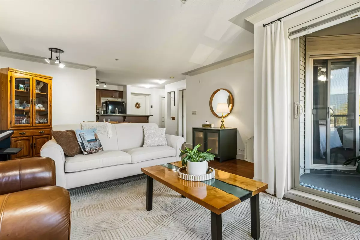 Kitchen Island Photo of 310 9000 Birch Street, Chilliwack, BC
