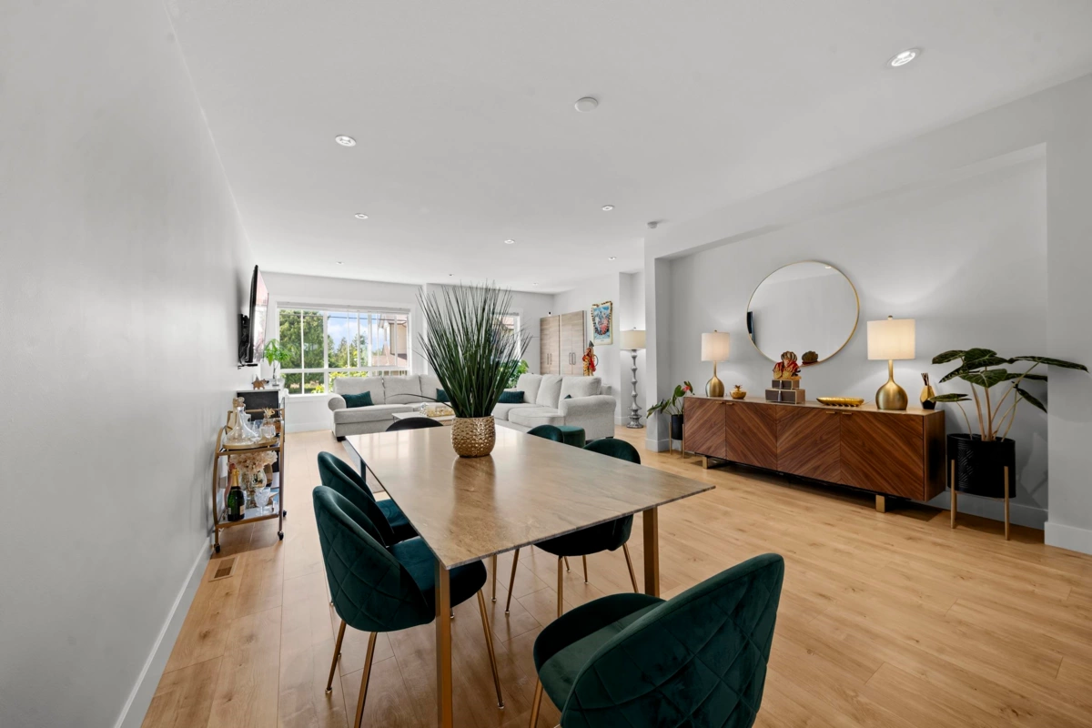 Dining Area Photo of 7 2828 156 Street, Surrey, BC