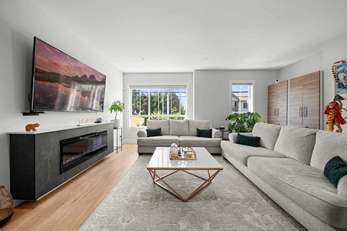 Family Room Photo of 7 2828 156 Street, Surrey, BC