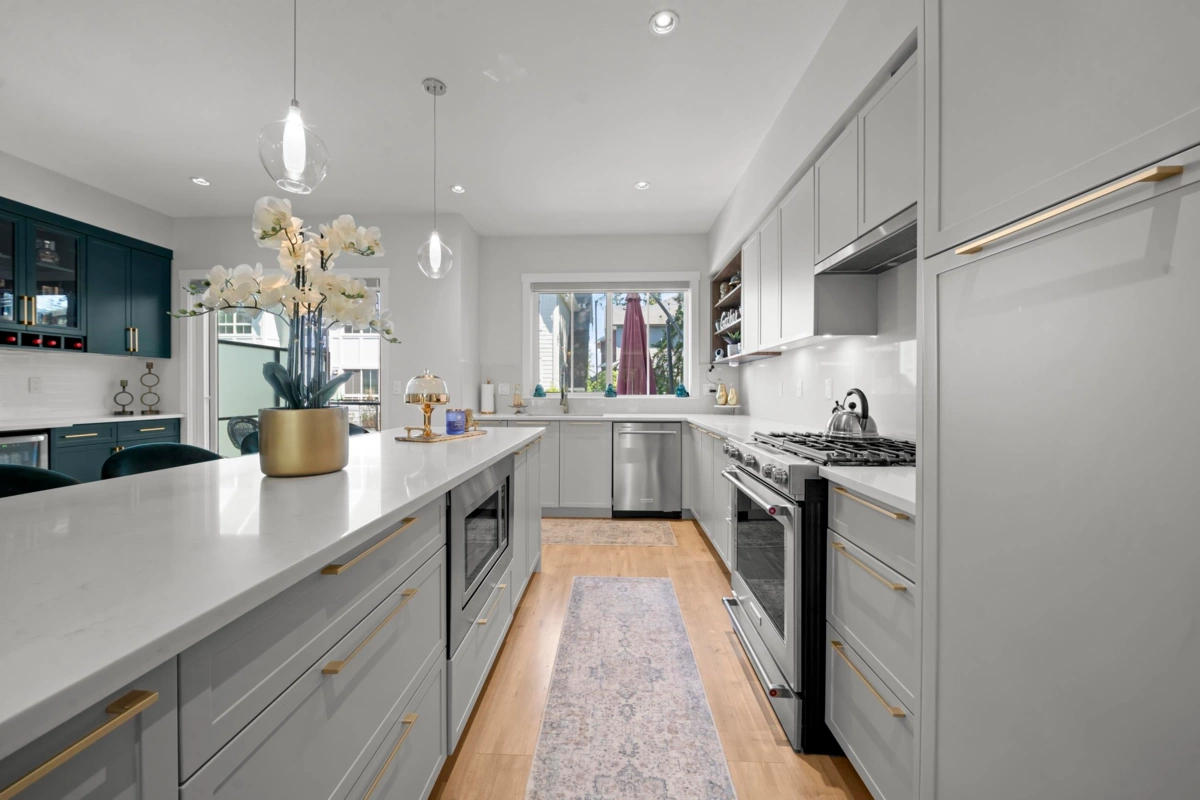 Kitchen Photo of 7 2828 156 Street, Surrey, BC