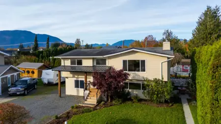 42575 Devon Avenue, Yarrow, BC, Yarrow — Single Family Residence for sale