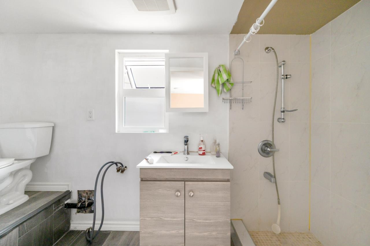 Outdoor Kitchen Photo of 2984 Lotus Court, Coquitlam, BC