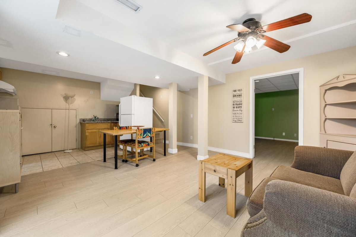 Swimming Pool Photo of 2984 Lotus Court, Coquitlam, BC