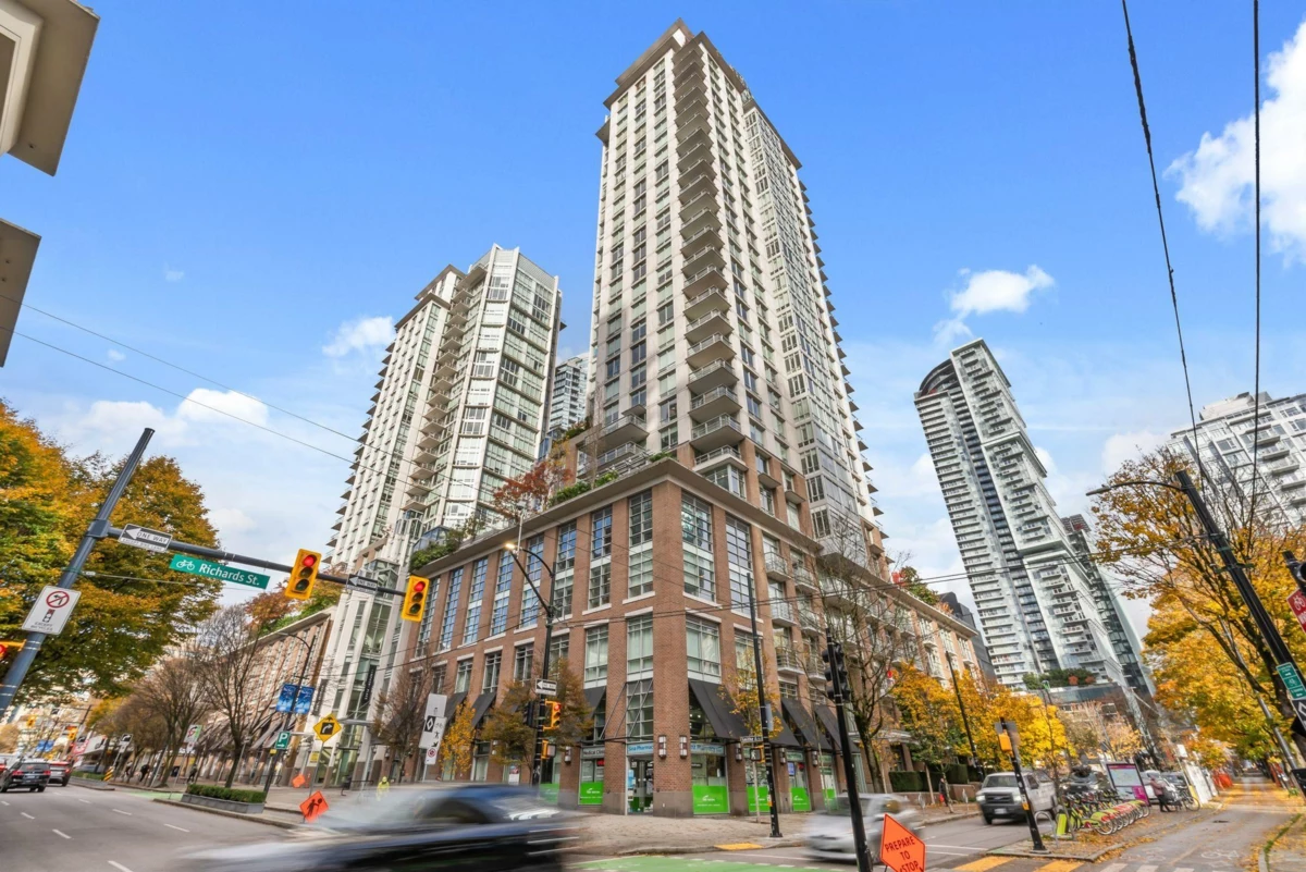 Exterior Rear Photo of 907 565 Smithe Street, Vancouver, BC