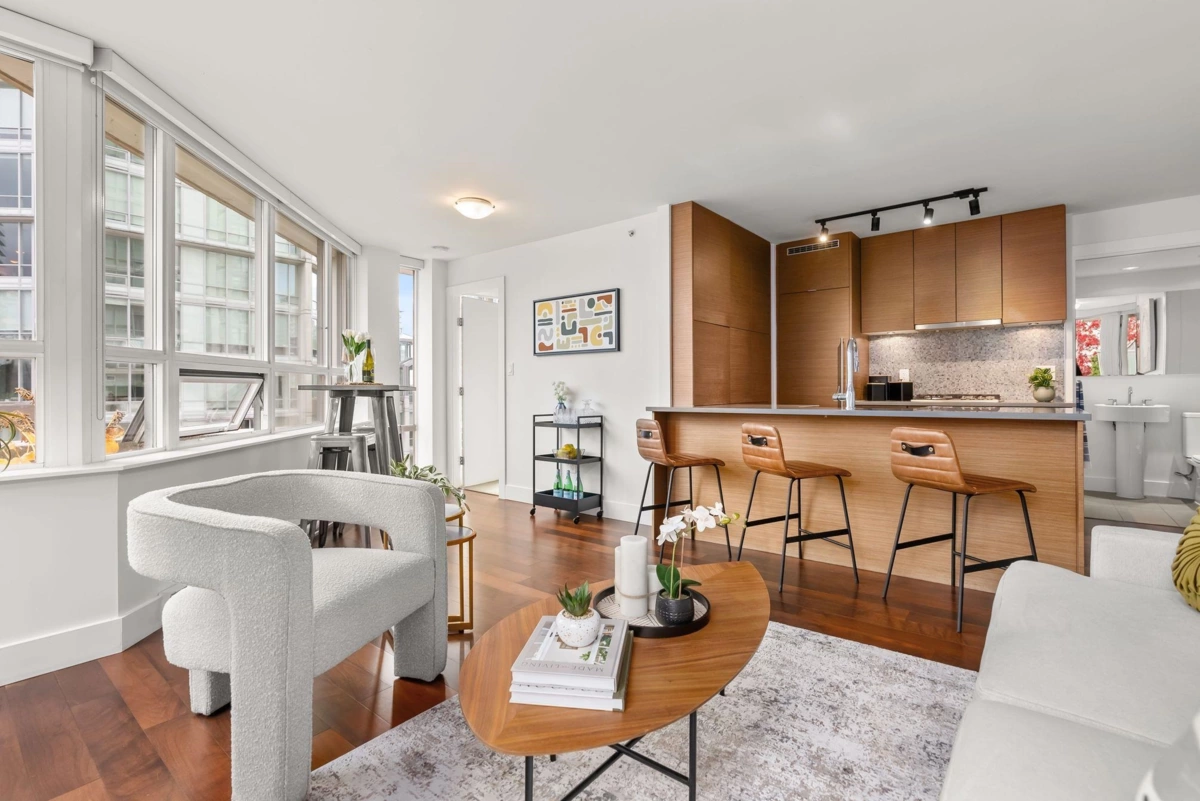 Family Room Photo of 907 565 Smithe Street, Vancouver, BC