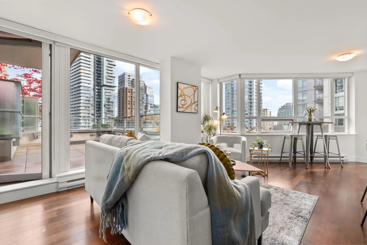 Living Room Photo of 907 565 Smithe Street, Vancouver, BC