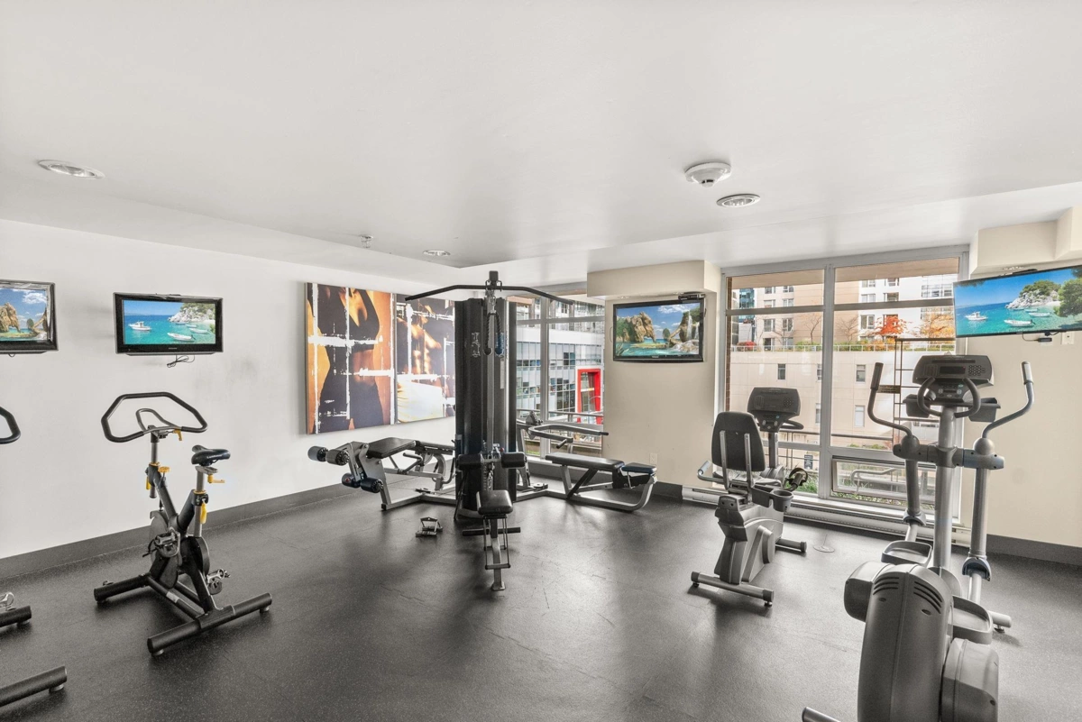 Outdoor Patio Photo of 907 565 Smithe Street, Vancouver, BC