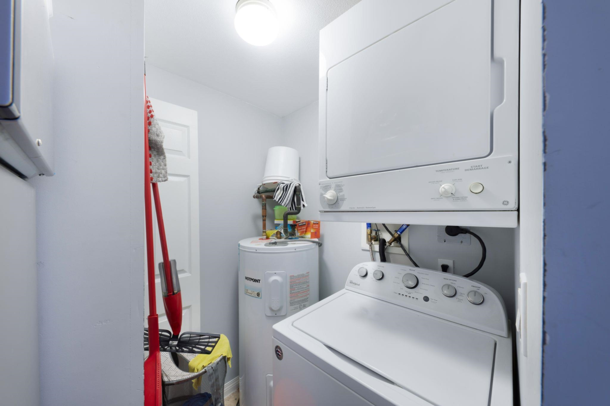 Dining Area Photo of 215 12125 75a Avenue, Surrey, BC
