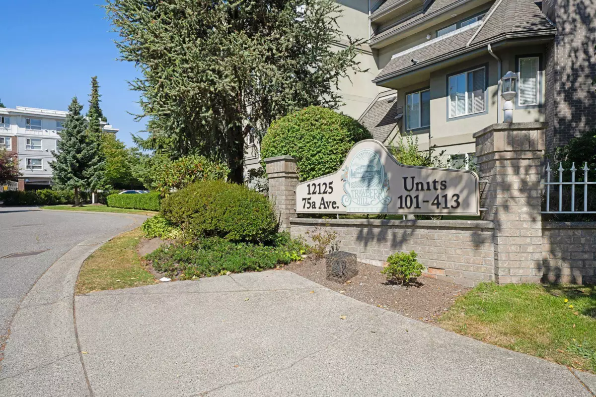 Front Yard Photo of 215 12125 75a Avenue, Surrey, BC