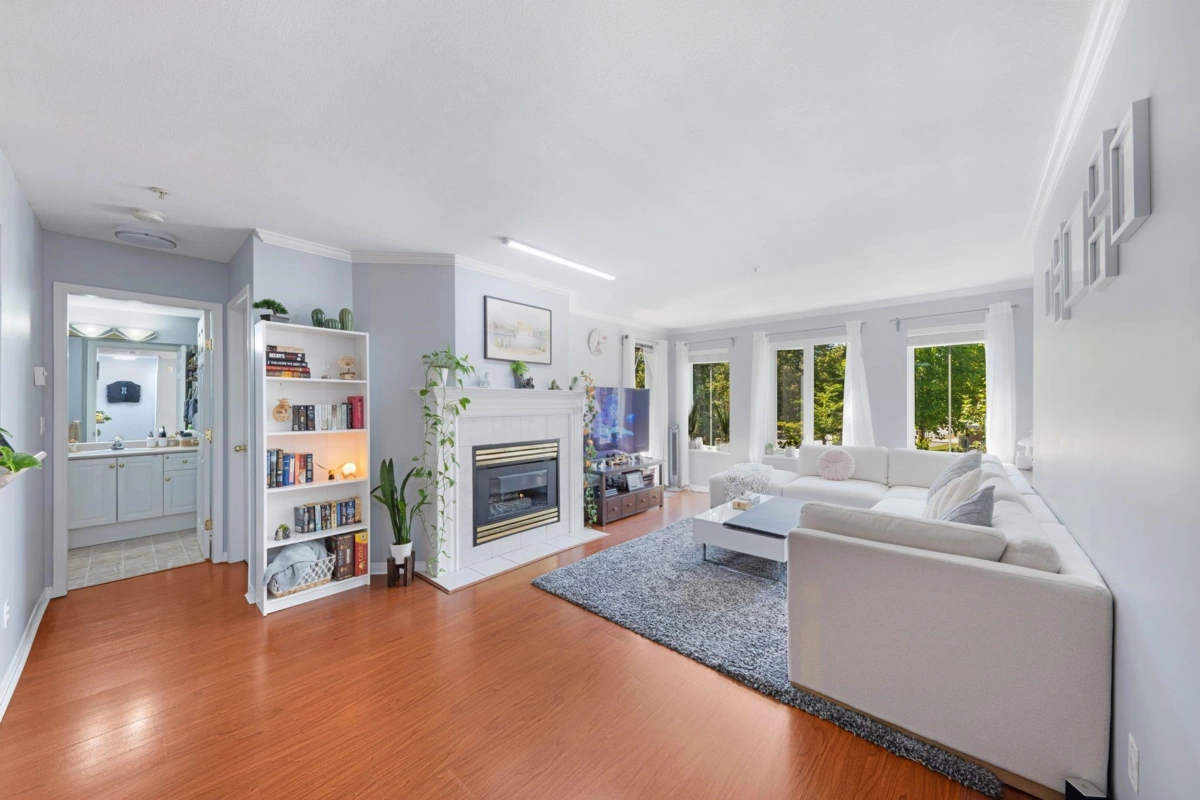 Kitchen Island Photo of 215 12125 75a Avenue, Surrey, BC