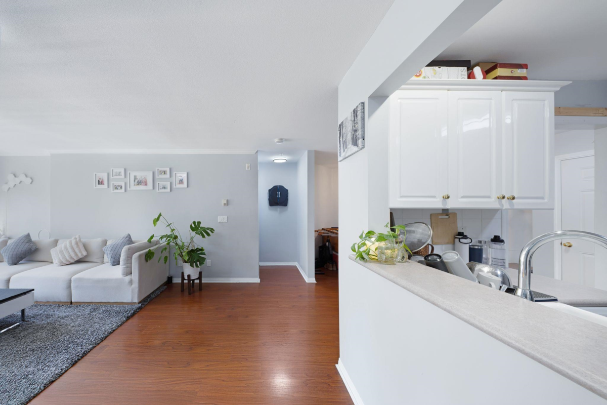 Mudroom Photo of 215 12125 75a Avenue, Surrey, BC