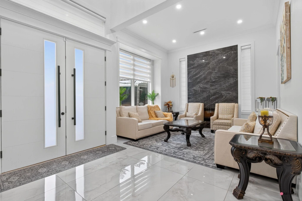 Dining Area Photo of 17925 56a Avenue, Surrey, BC