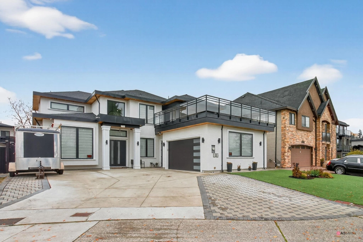 Exterior Front Photo of 17925 56a Avenue, Surrey, BC