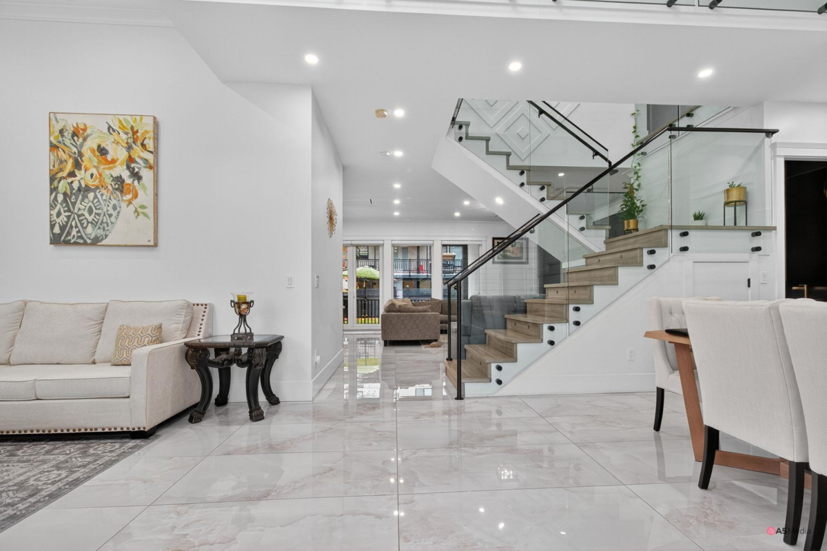 Family Room Photo of 17925 56a Avenue, Surrey, BC