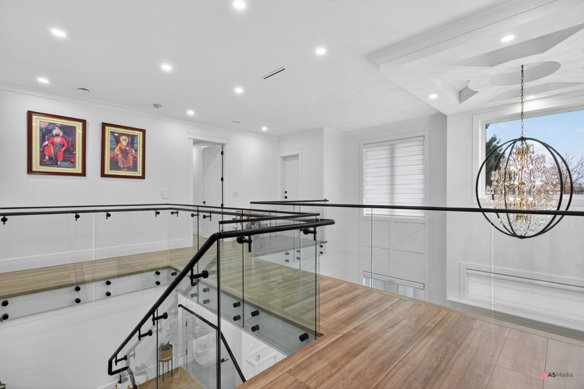 Garage Interior Photo of 17925 56a Avenue, Surrey, BC