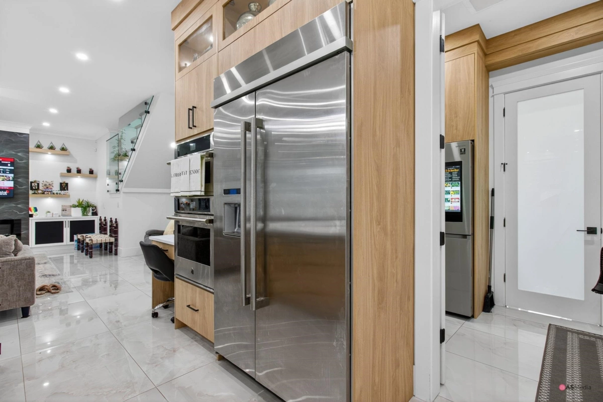 Guest Bathroom Photo of 17925 56a Avenue, Surrey, BC