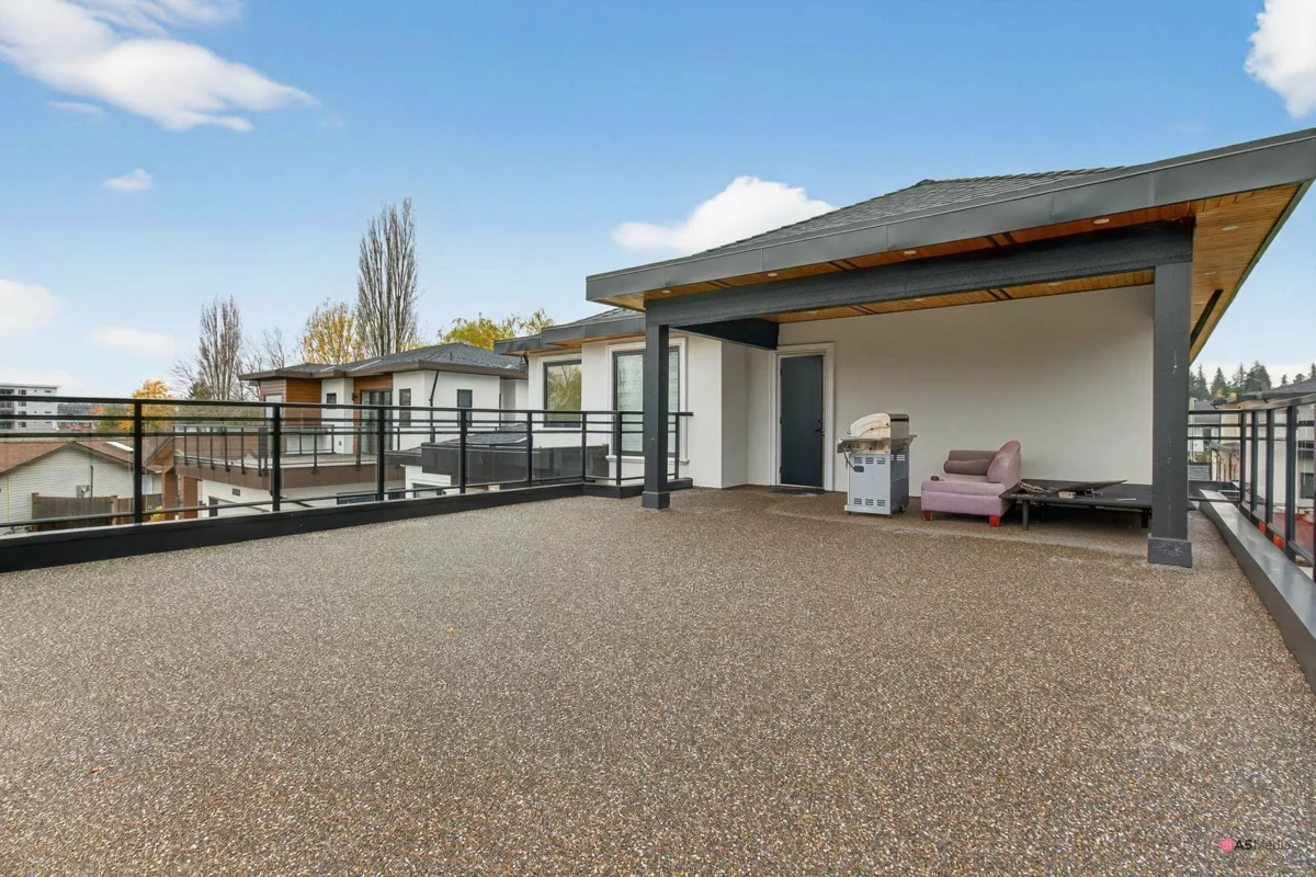 Hot Tub / Spa Photo of 17925 56a Avenue, Surrey, BC